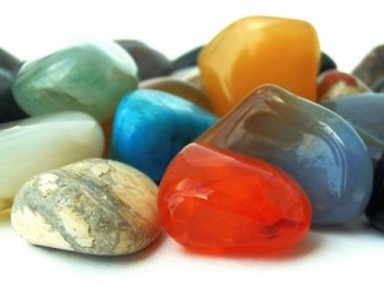 Khái niệm: Đá bán quý là gì? Tác dụng của đá bán quý - Tân Mỹ Design