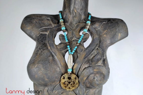  Necklace designed with jade pendant engraved with patterns and blue stone chain