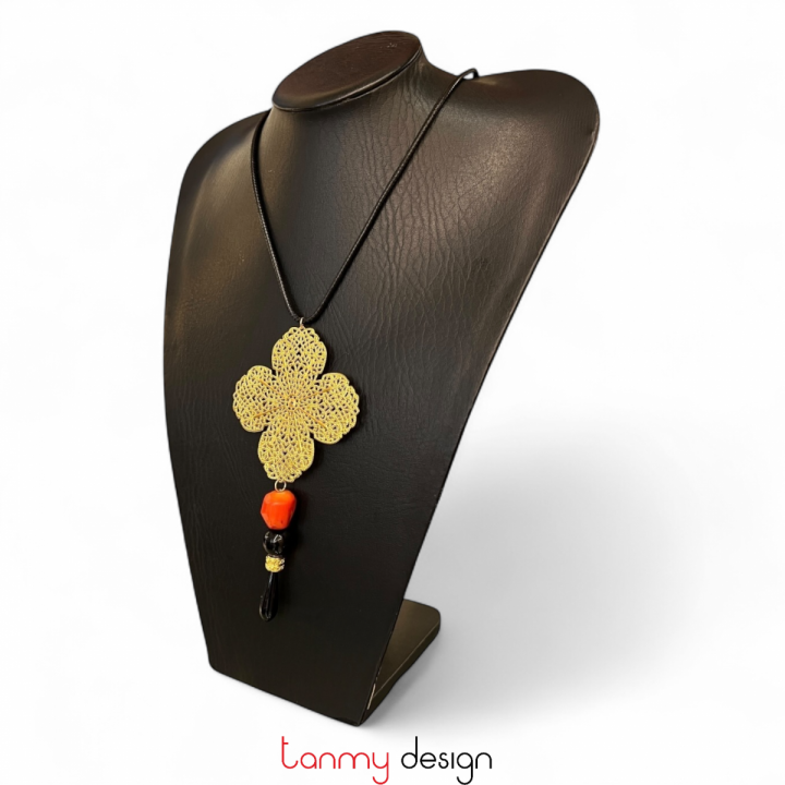 Necklace designed with the gold metal pattern, orange coral, black agate