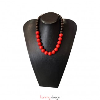 Necklace with Senna siamea and red coral