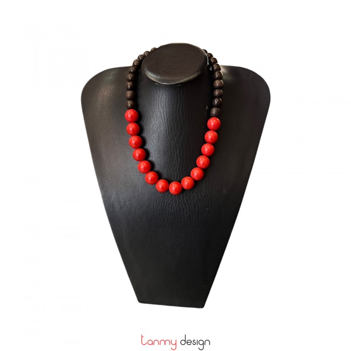 Necklace with Senna siamea and red coral