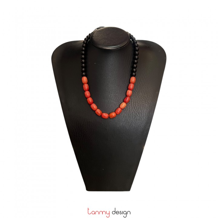 Vòng cổ gỗ muồng và đá Chalcedony cam đỏ