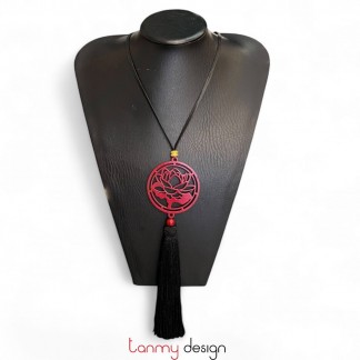 Necklace designed with wood and silk tassel