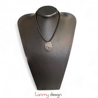 Necklace designed with jade pendant