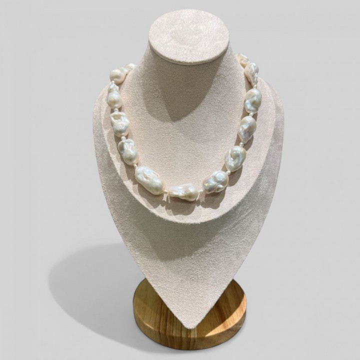 Bella Baroque Pearl Necklace