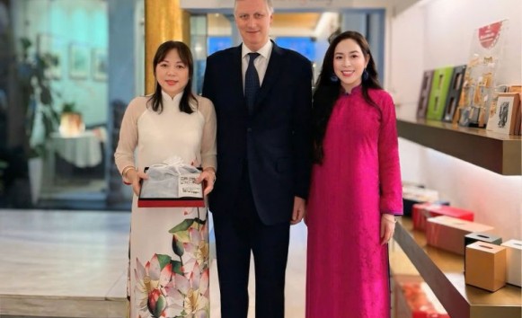 ĐỨC VUA VƯƠNG QUỐC BỈ 1/4/2025