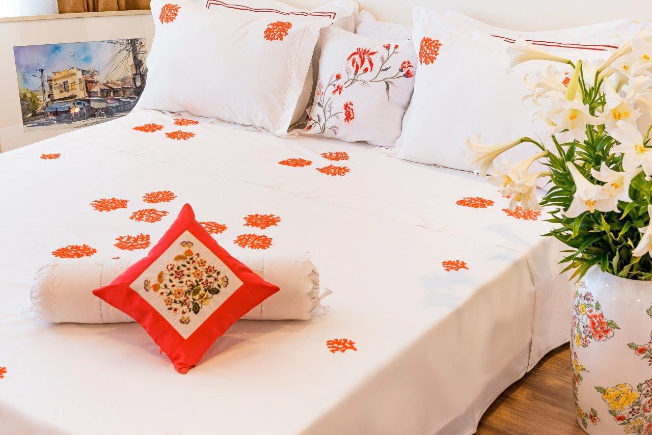 Top sheet with 2 pillowcases - coral embroidery
