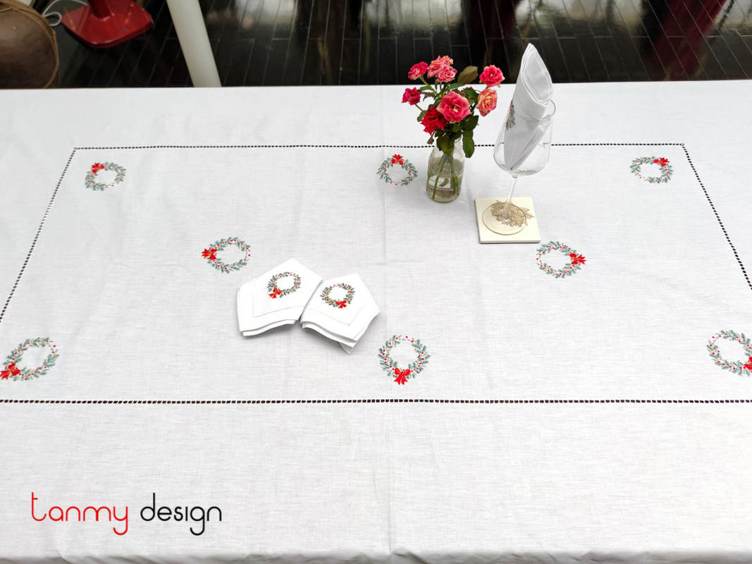 Christmas rectangle table cloth included with 14 napkins- Holly embroidery (size 400x200 cm)