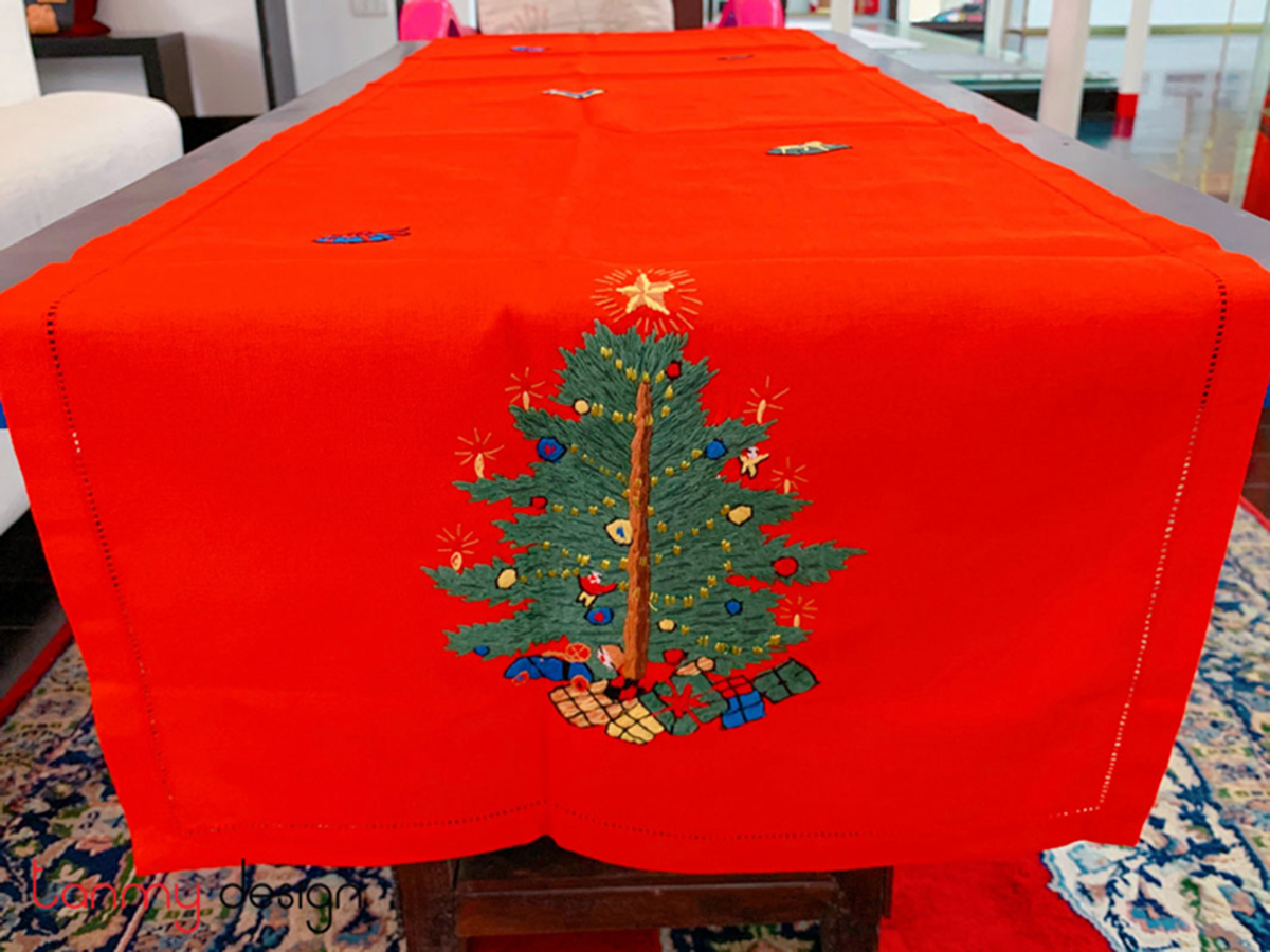 Khăn trải bàn dài Noel thêu thông Mỹ và quà 