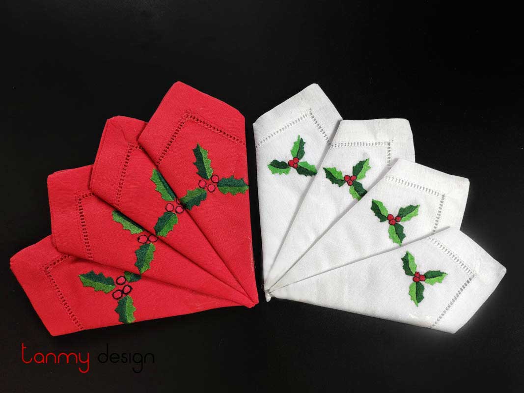 Set of 4 Christmas cocktail napkins with hand-embroidery