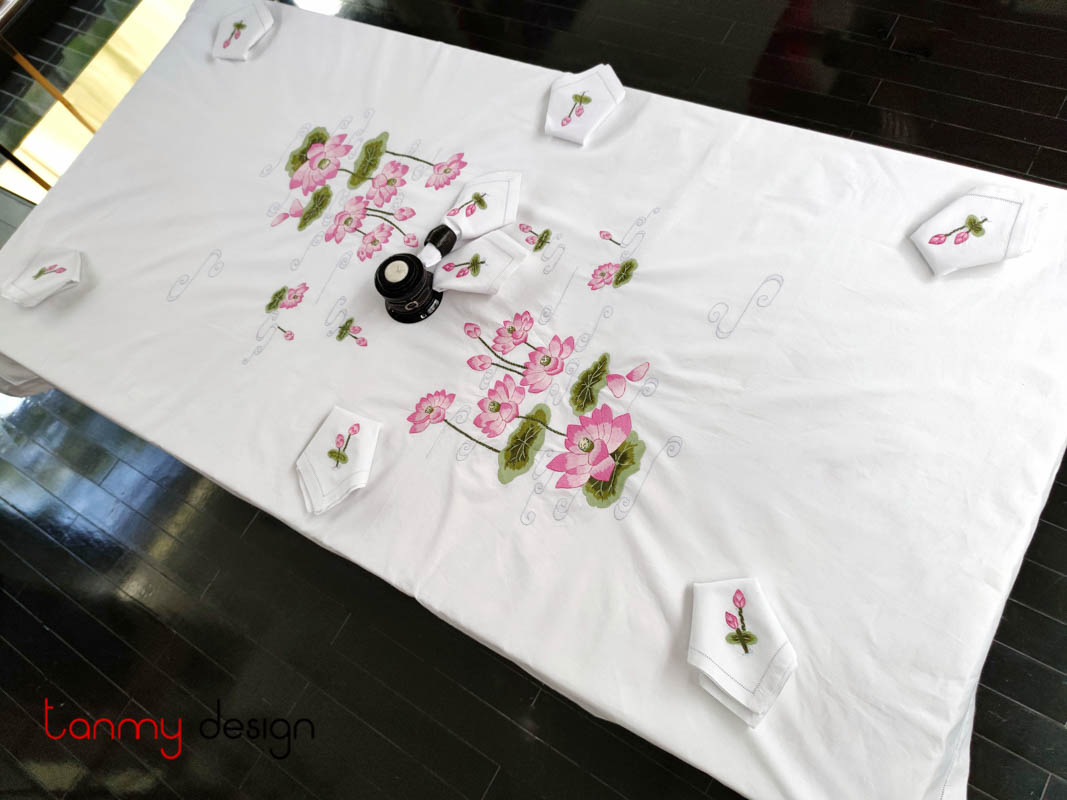 Khăn trải bàn thêu hoa sen hồng 250x150cm - gồm 12 khăn ăn