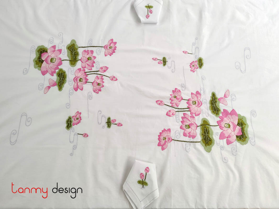 Khăn trải bàn thêu hoa sen hồng 200x150cm - gồm 8 khăn ăn
