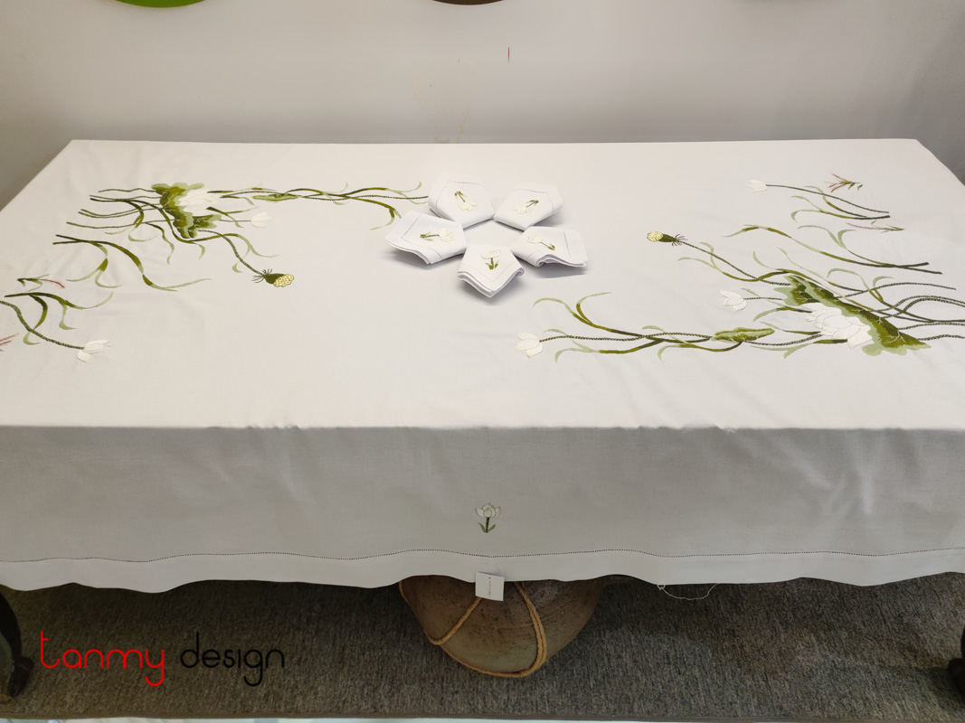 Rectangle white lotus pond embroidery table cloth 300x180cm - include 12 napkins