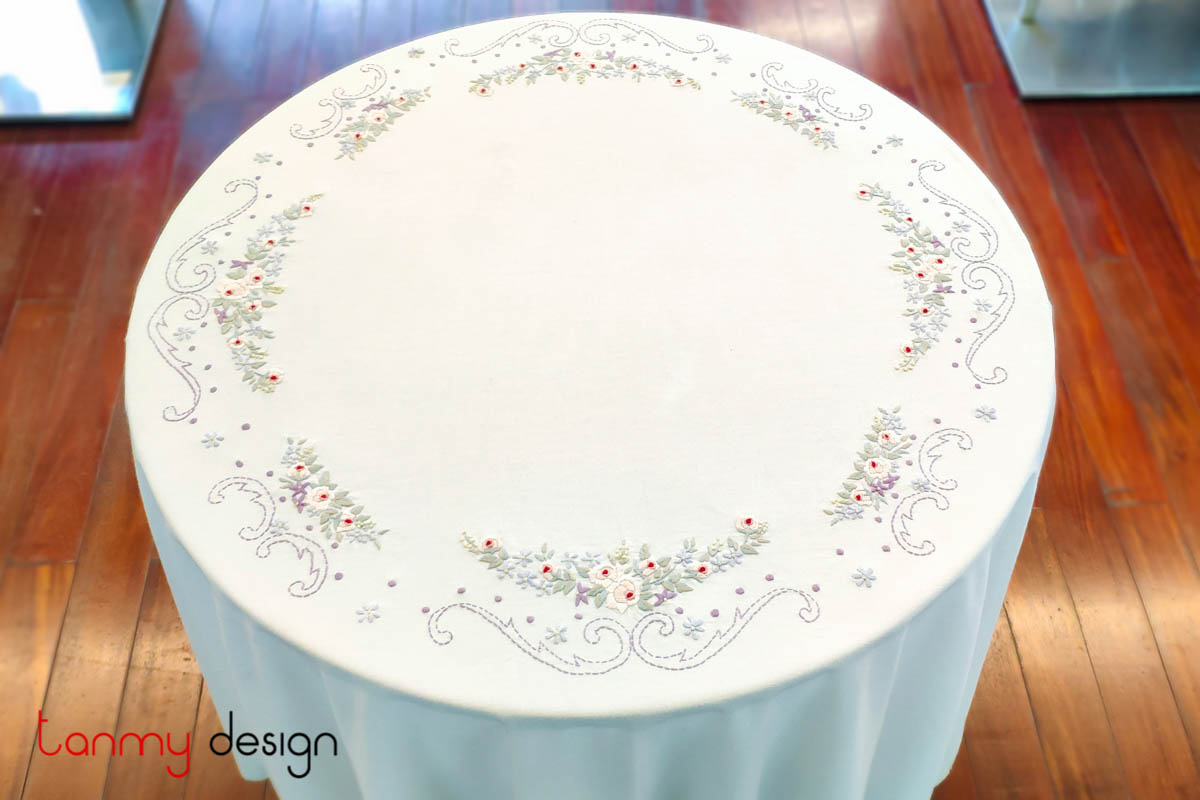 Round table cloth- Rose embroidery (size 180 cm)