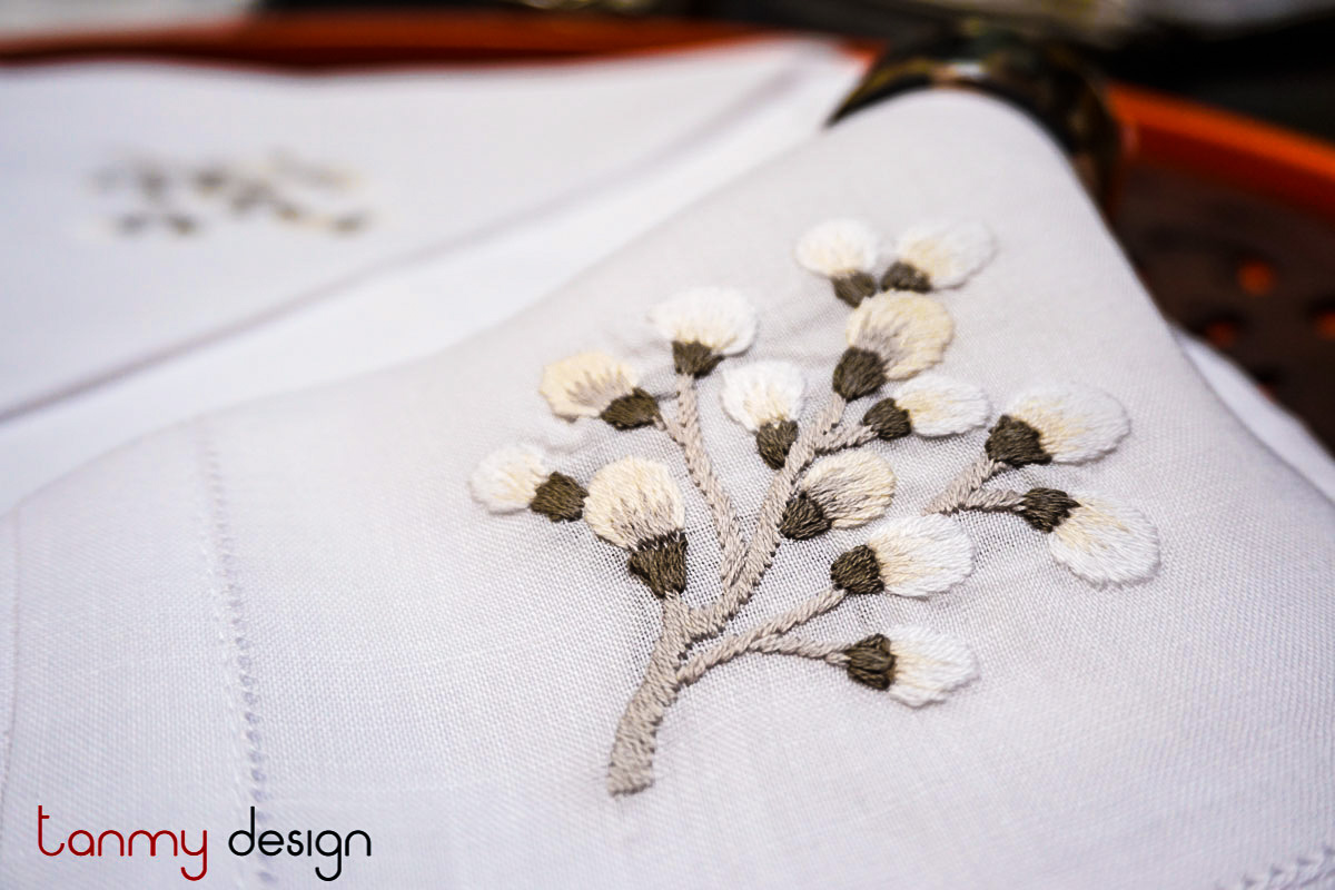 Napkin set - Spring bud embroidery