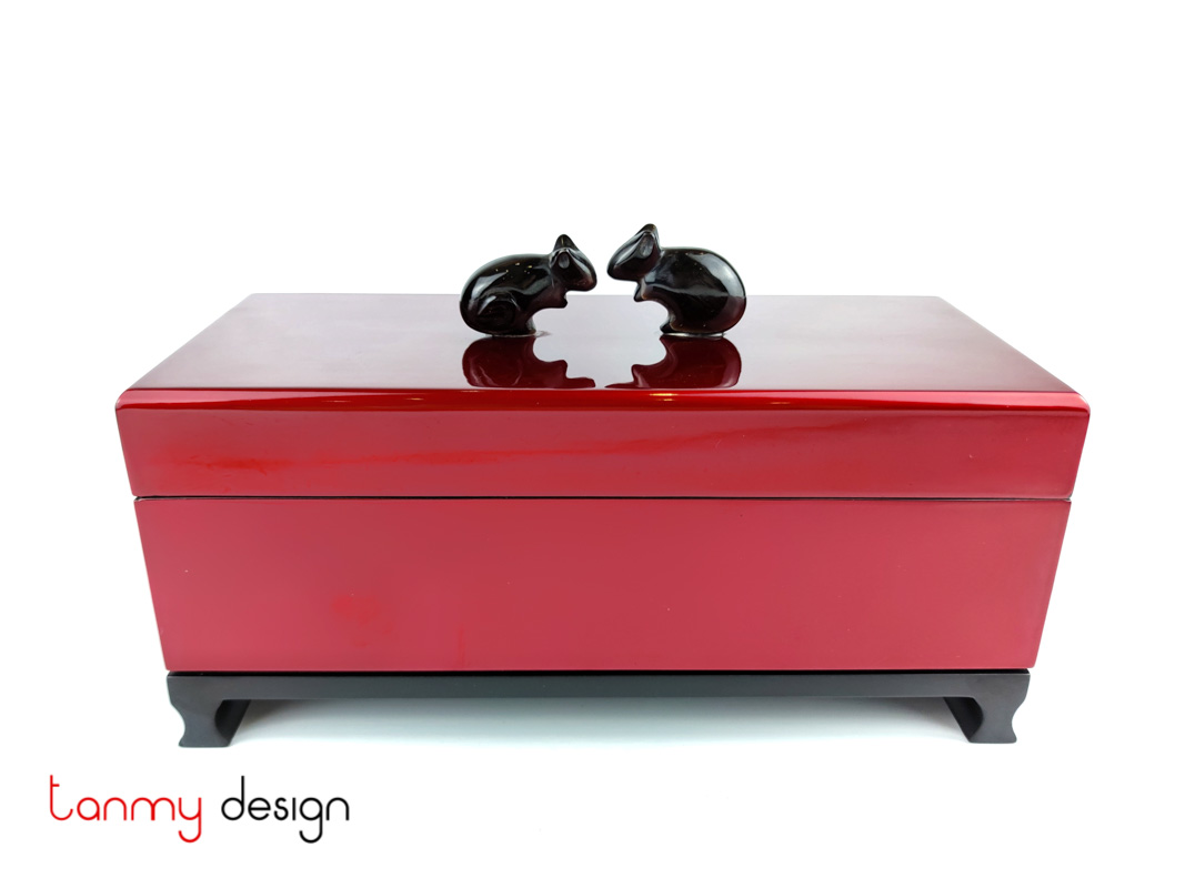 Red rectangular box attached with black horn mice included with stand 13*30 cm