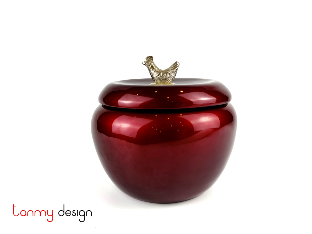 Red lacquer rice bowl