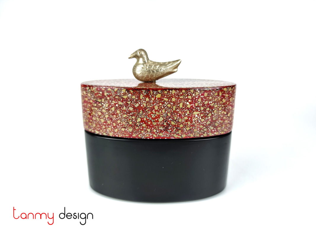 Oval black lacquer box with eggshell details, red cap attached with duck/Size L