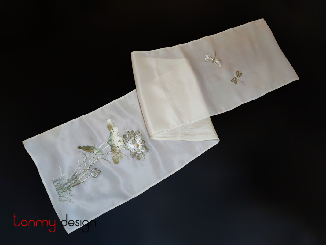 Organza silk scarf hand-embroidered with lotus 40*200 cm