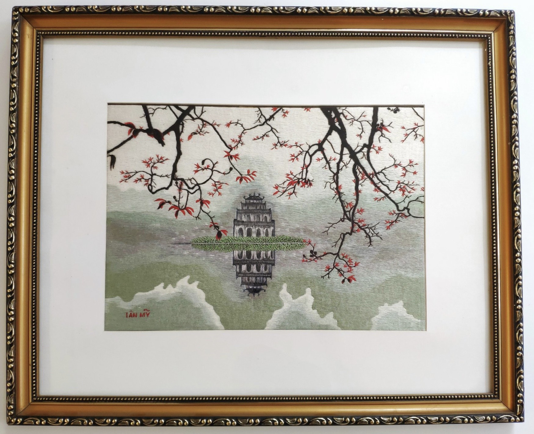 Hand-embroidered painting - Hoan Kiem lake (colour)